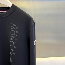 Mon蒙口、2026秋冬新品经典圆领长袖卫衣。 秋冬高级感,一件卫衣直接拉满。 极简运动轻奢风,版型挺括微宽松,藏肉显肩 Mon蒙口、2026秋冬新品经典圆领长袖卫衣。 秋冬高级感,一件卫衣直接拉满。 极简运动轻奢风,版型挺括微宽松,藏肉显肩