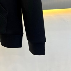 1v威登、2026秋冬新品帆船刺绣连帽卫衣。 这件卫衣简直是秋冬懒人穿搭的救星! 极简纯净的色调自带高级感,上身瞬间摆脱 1v威登、2026秋冬新品帆船刺绣连帽卫衣。 这件卫衣简直是秋冬懒人穿搭的救星! 极简纯净的色调自带高级感,上身瞬间摆脱