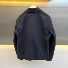 Mon蒙口、26ss男士Socot商务皮标翻领薄棉夹克外套 日常通勤的秋冬神器,这件夹克真的太有质感了! 老钱风+轻熟雅 Mon蒙口、26ss男士Socot商务皮标翻领薄棉夹克外套 日常通勤的秋冬神器,这件夹克真的太有质感了! 老钱风+轻熟雅