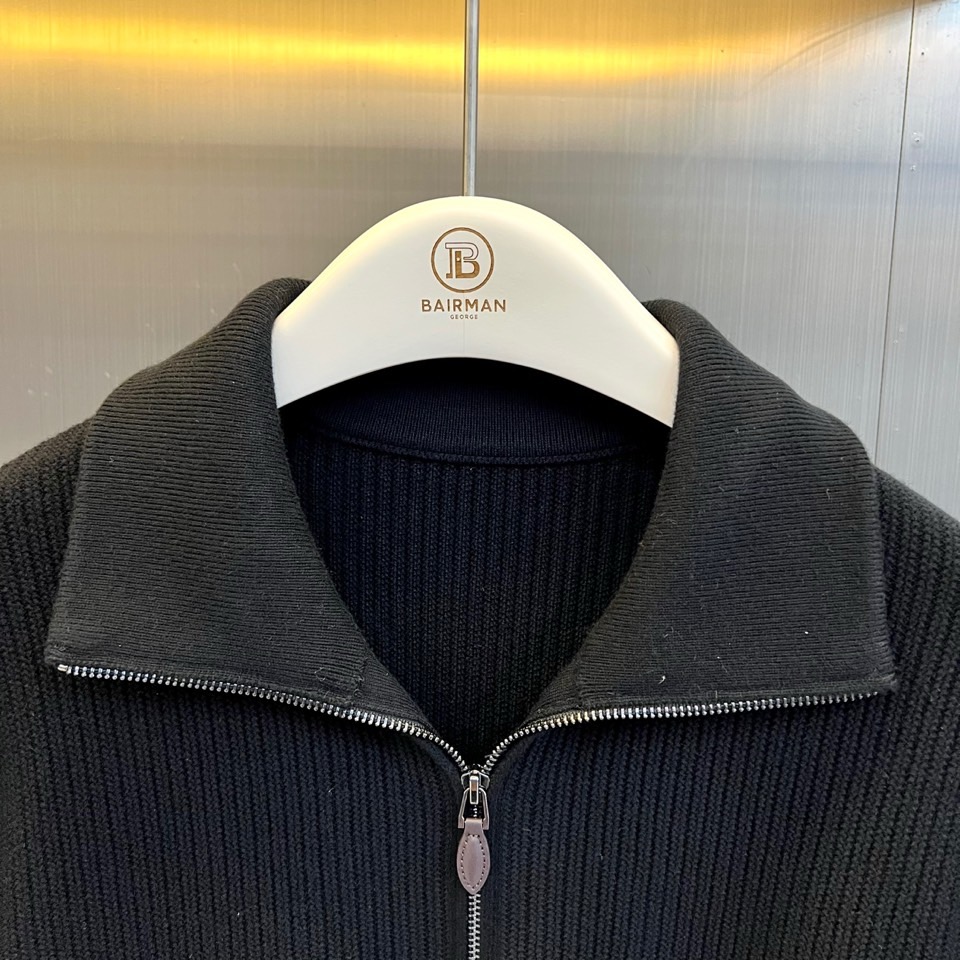 Brunello Cucinelli-BC、2026秋冬新品羊毛翻领针织拉链开衫。 秋天的高级感，一件搞定！ 老钱风/静