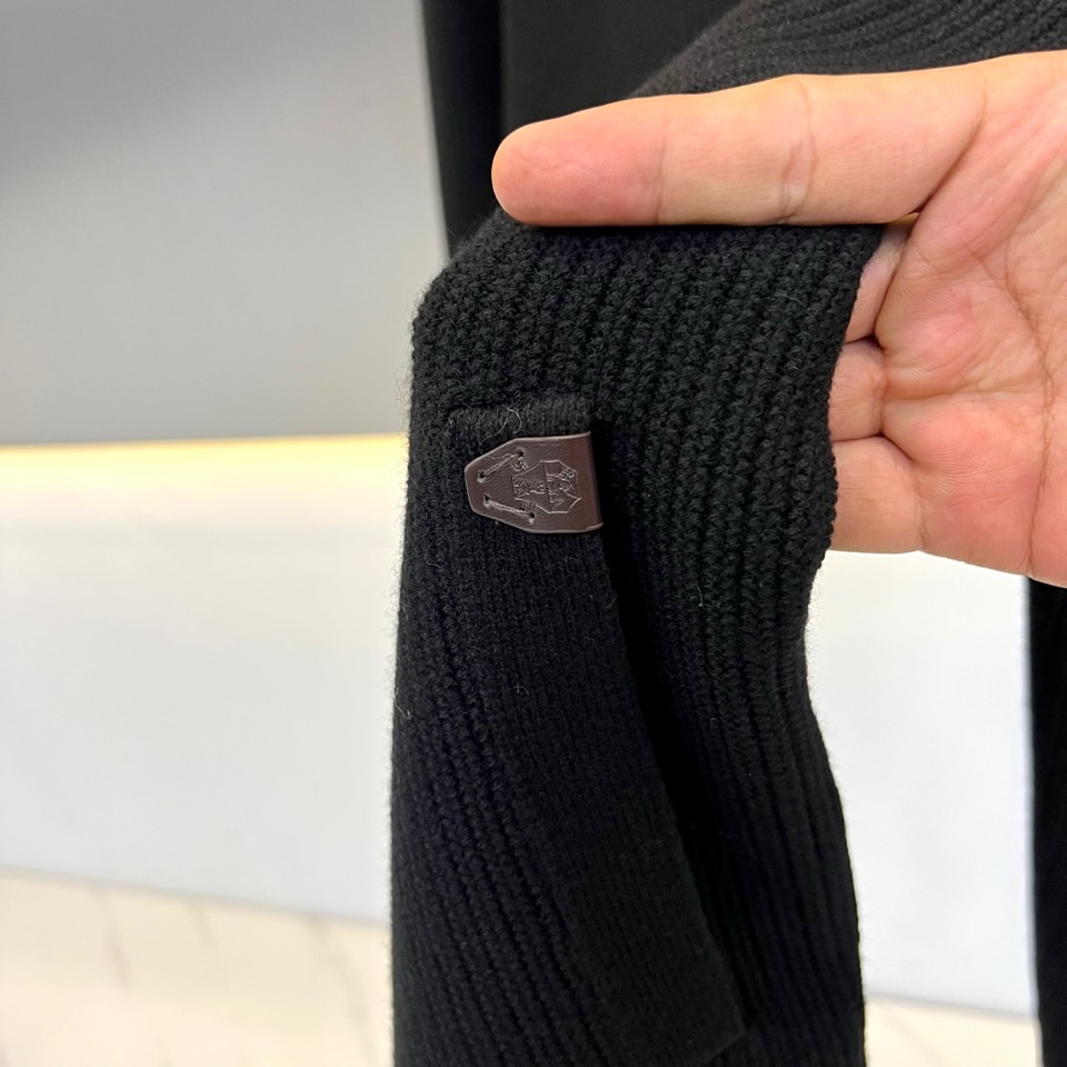 Brunello Cucinelli-BC、2026秋冬新品羊毛翻领针织拉链开衫。 秋天的高级感，一件搞定！ 老钱风/静