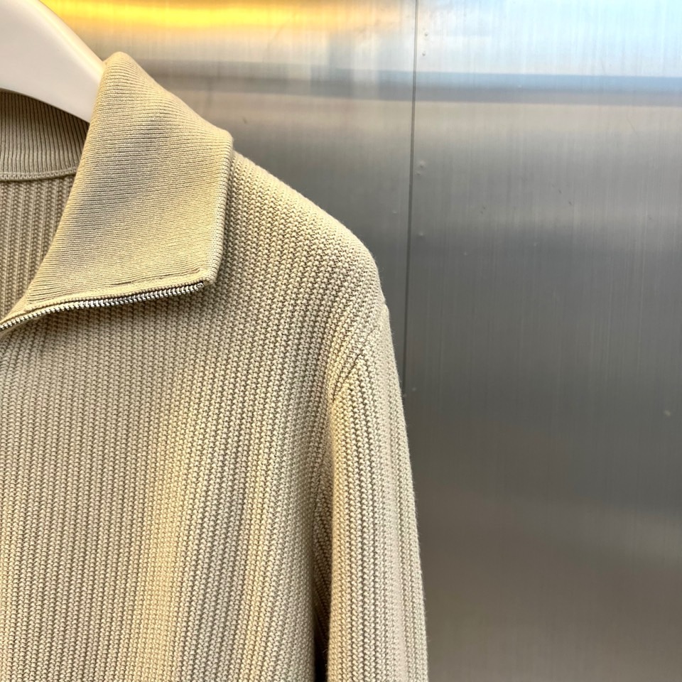 Brunello Cucinelli-BC、2026秋冬新品羊毛翻领针织拉链开衫。 秋天的高级感，一件搞定！ 老钱风/静