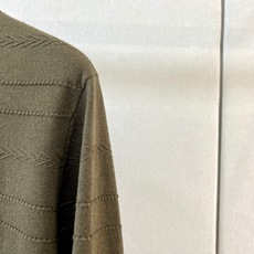 Loro Piana诺悠翩雅、2026秋冬新品意式人字纹圆领针织衫。 秋日高级感,一件搞定! 意式休闲风,色调自带温和质 Loro Piana诺悠翩雅、2026秋冬新品意式人字纹圆领针织衫。 秋日高级感,一件搞定! 意式休闲风,色调自带温和质