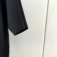 Arcteryx 始祖鸟、2026秋冬新品彩标短袖T恤。 冬日衣橱打底衫的定海神针,这件直接封神! 极简纯色基调搭配左胸 Arcteryx 始祖鸟、2026秋冬新品彩标短袖T恤。 冬日衣橱打底衫的定海神针,这件直接封神! 极简纯色基调搭配左胸
