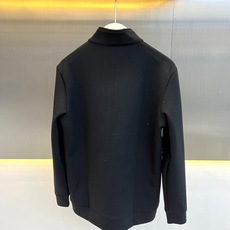 Bur巴宝莉、2026秋冬新品格纹半拉链卫衣。 秋冬质感直接拉满!这件真的太显精神了 。 轻奢商务休闲风,重磅棉混纺面料 Bur巴宝莉、2026秋冬新品格纹半拉链卫衣。 秋冬质感直接拉满!这件真的太显精神了 。 轻奢商务休闲风,重磅棉混纺面料