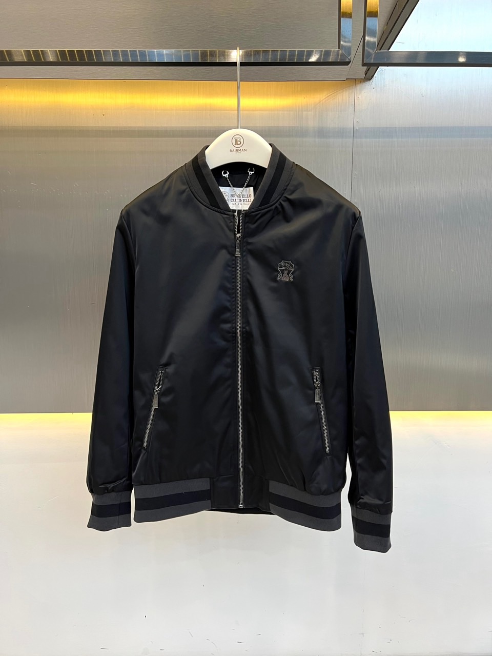 Brunello Cucinelli-BC、2026秋冬新品尼龙棒球夹克外套。 春秋换季的硬货，直接锁死这件棒球服！ 轻
