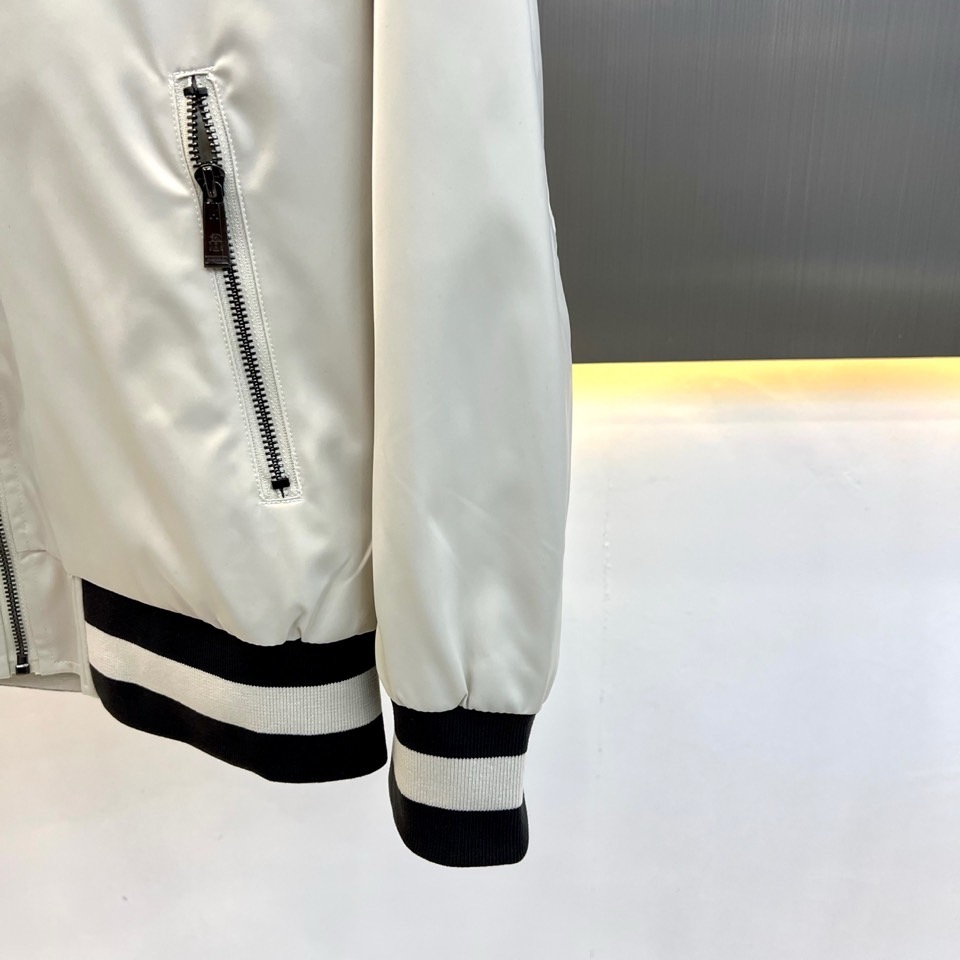 Brunello Cucinelli-BC、2026秋冬新品尼龙棒球夹克外套。 春秋换季的硬货，直接锁死这件棒球服！ 轻