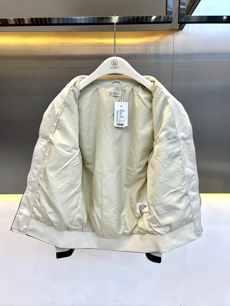 Brunello Cucinelli-BC、2026秋冬新品尼龙棒球夹克外套。 春秋换季的硬货，直接锁死这件棒球服！ 轻