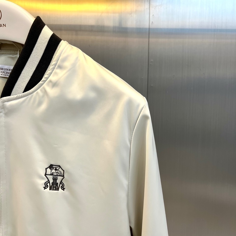 Brunello Cucinelli-BC、2026秋冬新品尼龙棒球夹克外套。 春秋换季的硬货，直接锁死这件棒球服！ 轻