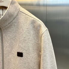 Loro Piana诺悠翩雅、2026秋冬新品立领休闲夹克外套。 秋冬衣橱刚需来了!这件夹克直接封神! 极简商务休闲风, Loro Piana诺悠翩雅、2026秋冬新品立领休闲夹克外套。 秋冬衣橱刚需来了!这件夹克直接封神! 极简商务休闲风,