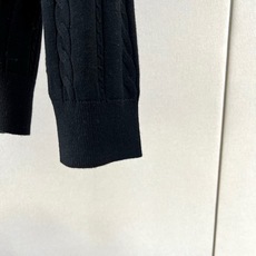 Brunello Cucinelli-BC、2026秋冬新品意式麻花亨利领针织衫。 早秋质感天花板,这件真的谁穿谁帅! Brunello Cucinelli-BC、2026秋冬新品意式麻花亨利领针织衫。 早秋质感天花板,这件真的谁穿谁帅!
