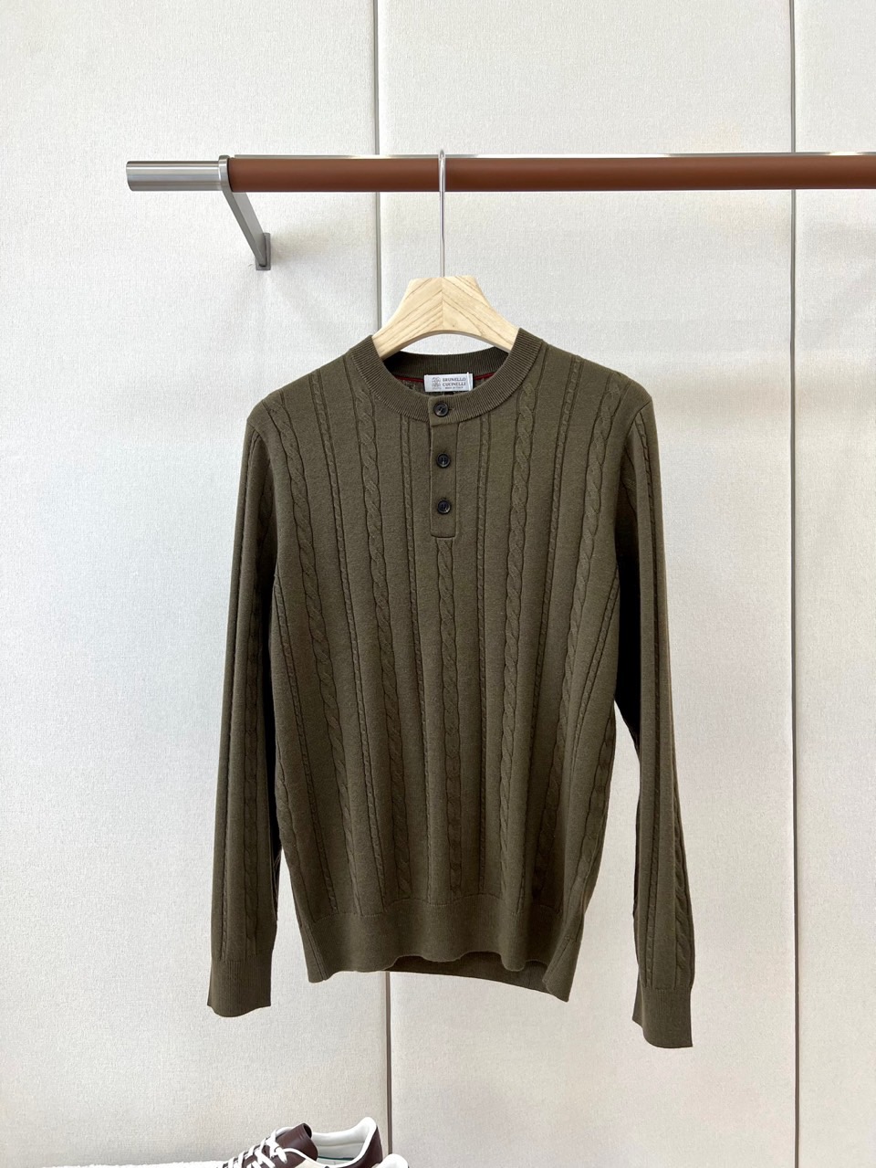 Brunello Cucinelli-BC、2026秋冬新品意式麻花亨利领针织衫。 早秋质感天花板，这件真的谁穿谁帅！ 