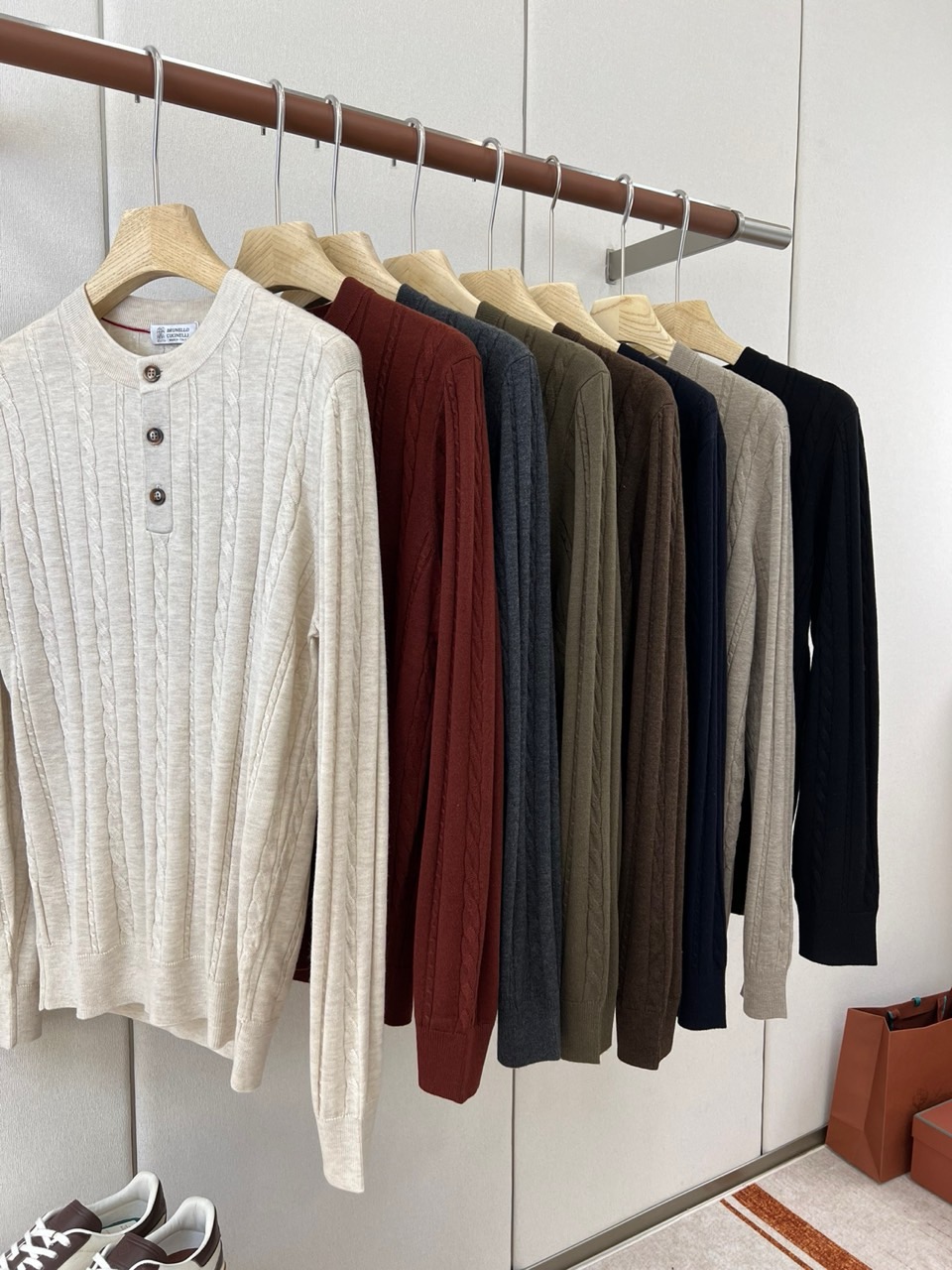 Brunello Cucinelli-BC、2026秋冬新品意式麻花亨利领针织衫。 早秋质感天花板，这件真的谁穿谁帅！ 