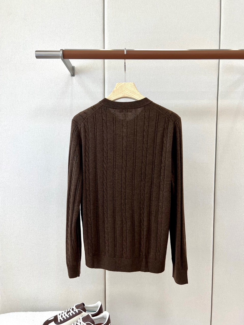 Brunello Cucinelli-BC、2026秋冬新品意式麻花亨利领针织衫。 早秋质感天花板，这件真的谁穿谁帅！ 