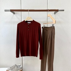 Brunello Cucinelli-BC、2026秋冬新品意式麻花亨利领针织衫。 早秋质感天花板,这件真的谁穿谁帅! Brunello Cucinelli-BC、2026秋冬新品意式麻花亨利领针织衫。 早秋质感天花板,这件真的谁穿谁帅!
