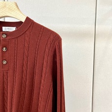 Brunello Cucinelli-BC、2026秋冬新品意式麻花亨利领针织衫。 早秋质感天花板,这件真的谁穿谁帅! Brunello Cucinelli-BC、2026秋冬新品意式麻花亨利领针织衫。 早秋质感天花板,这件真的谁穿谁帅!