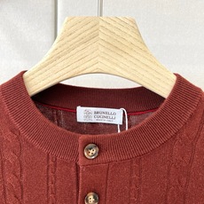 Brunello Cucinelli-BC、2026秋冬新品意式麻花亨利领针织衫。 早秋质感天花板,这件真的谁穿谁帅! Brunello Cucinelli-BC、2026秋冬新品意式麻花亨利领针织衫。 早秋质感天花板,这件真的谁穿谁帅!