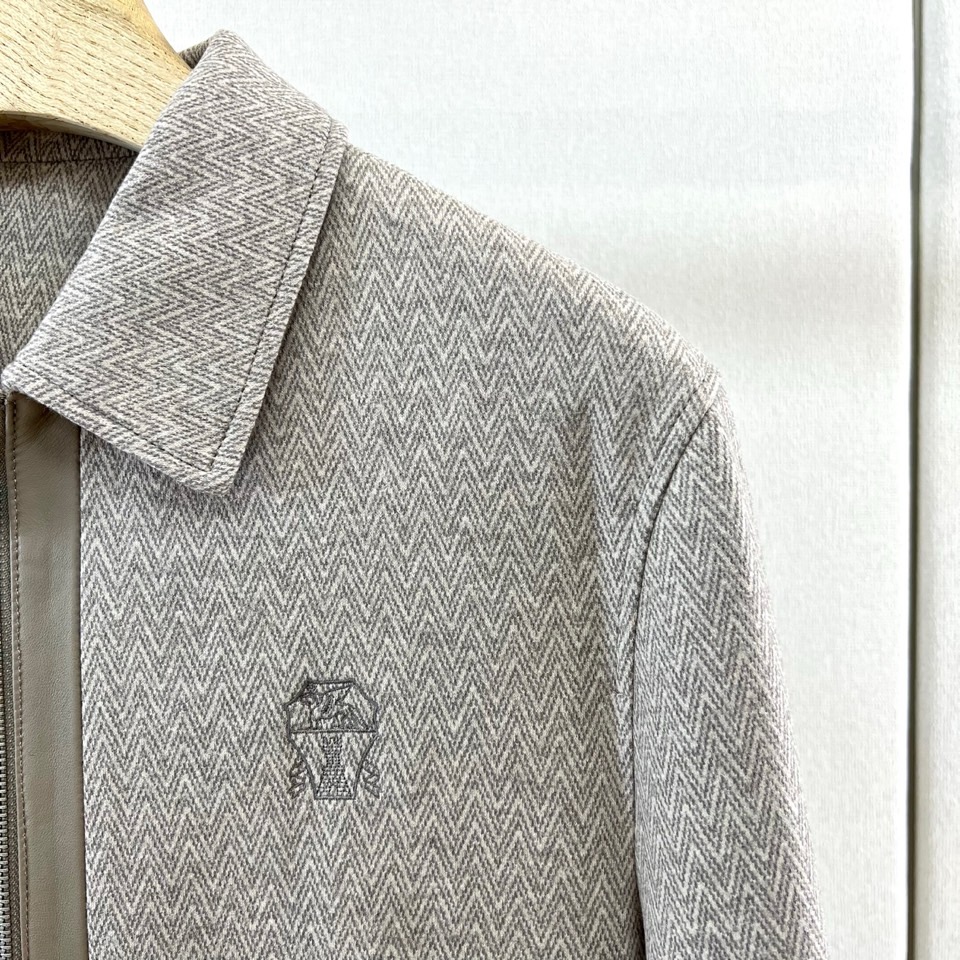 Brunello Cucinelli-BC、2026秋冬新品人字纹羊毛夹克外套。 秋冬衣橱的“质感杀手”，这件真的藏不住