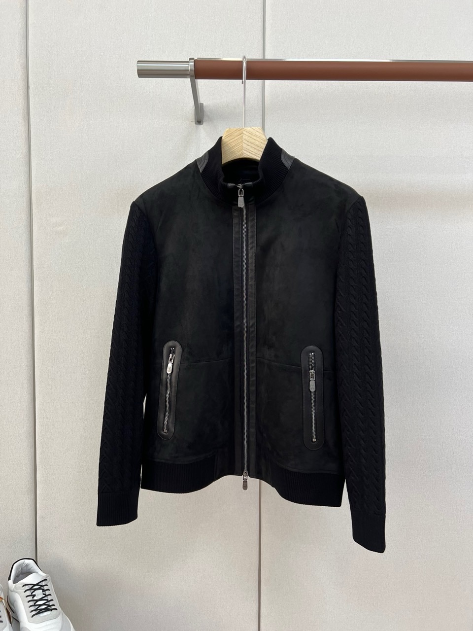 Brunello Cucinelli-BC、2026秋冬新品高定感立领绒面夹克外套。 秋冬季的质感，这件直接拉满！ 兼具