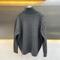 Ami、2026秋冬新品拉链麻花毛衣开衫。 这件真的太有秋冬质感了,直接封神! 整体版型微阔,对身材包容度极高,藏肉又显 Ami、2026秋冬新品拉链麻花毛衣开衫。 这件真的太有秋冬质感了,直接封神! 整体版型微阔,对身材包容度极高,藏肉又显