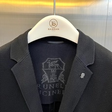 Brunello Cucinelli-BC、2026秋冬新品意式针织西服。 终于找到不用熨烫却像定制西装的“懒人战袍”! Brunello Cucinelli-BC、2026秋冬新品意式针织西服。 终于找到不用熨烫却像定制西装的“懒人战袍”!