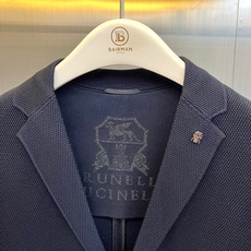 Brunello Cucinelli-BC、2026秋冬新品意式针织西服。 终于找到不用熨烫却像定制西装的“懒人战袍”! Brunello Cucinelli-BC、2026秋冬新品意式针织西服。 终于找到不用熨烫却像定制西装的“懒人战袍”!