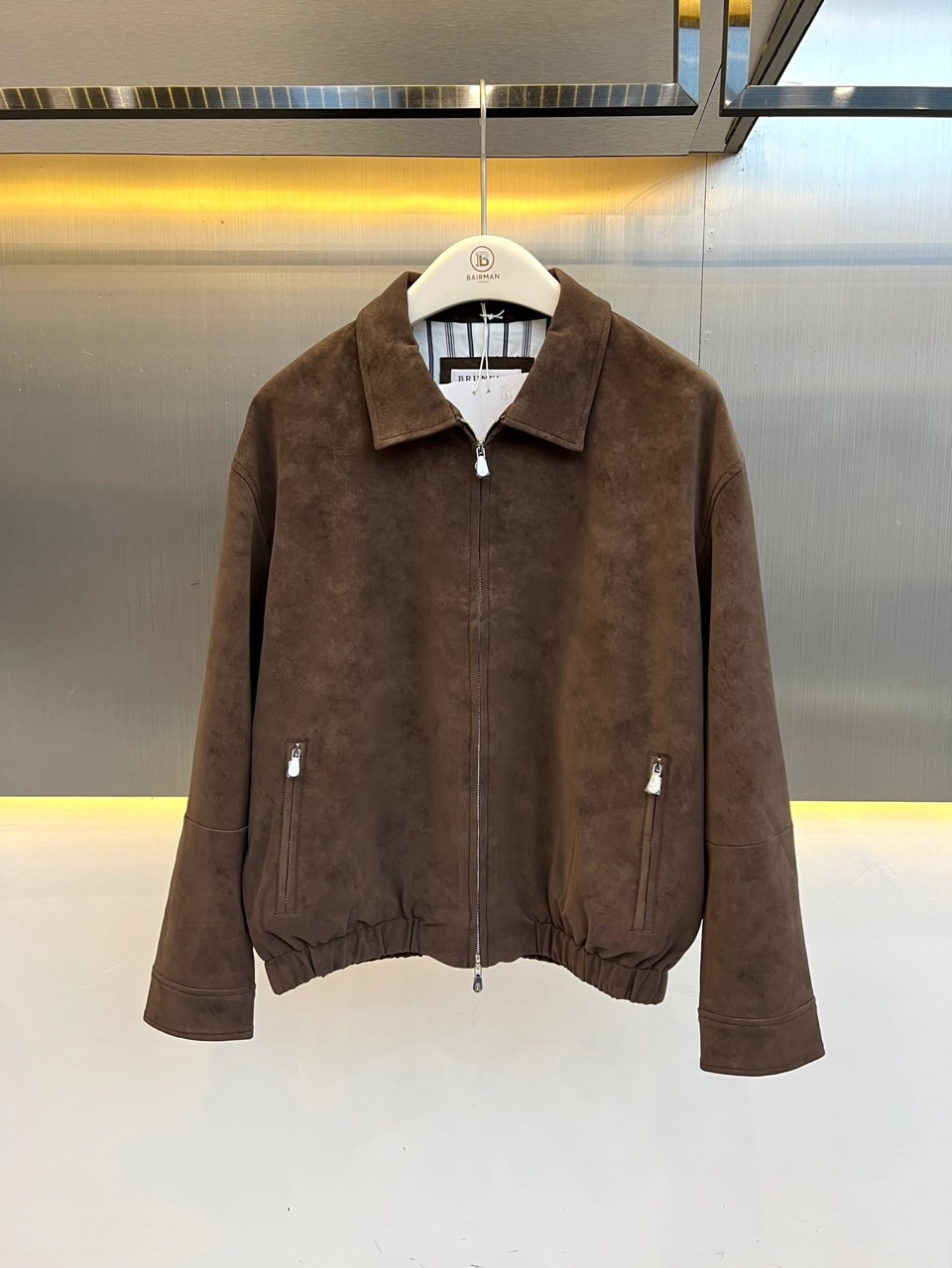 Brunello Cucinelli-BC、2026秋冬新品翻领麂皮夹克外套。 一眼沦陷的雾蓝色调，秋冬高级感直接拉满！
