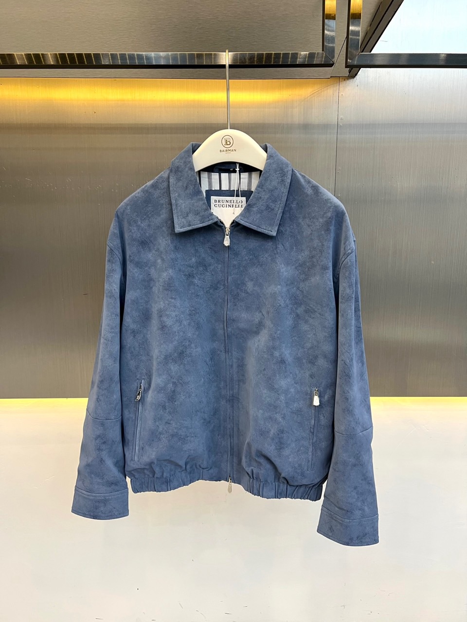 Brunello Cucinelli-BC、2026秋冬新品翻领麂皮夹克外套。 一眼沦陷的雾蓝色调，秋冬高级感直接拉满！