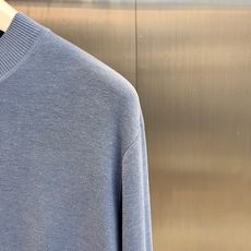Loro Piana诺悠翩雅、2026新品莱赛尔桑蚕丝亲肤针织衫 冬日必备单品,谁穿谁显贵,一眼相中的高级感! 老钱风极 Loro Piana诺悠翩雅、2026新品莱赛尔桑蚕丝亲肤针织衫 冬日必备单品,谁穿谁显贵,一眼相中的高级感! 老钱风极