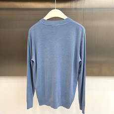 Loro Piana诺悠翩雅、2026新品莱赛尔桑蚕丝亲肤针织衫 冬日必备单品,谁穿谁显贵,一眼相中的高级感! 老钱风极 Loro Piana诺悠翩雅、2026新品莱赛尔桑蚕丝亲肤针织衫 冬日必备单品,谁穿谁显贵,一眼相中的高级感! 老钱风极