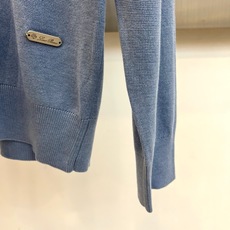Loro Piana诺悠翩雅、2026新品莱赛尔桑蚕丝亲肤针织衫 冬日必备单品,谁穿谁显贵,一眼相中的高级感! 老钱风极 Loro Piana诺悠翩雅、2026新品莱赛尔桑蚕丝亲肤针织衫 冬日必备单品,谁穿谁显贵,一眼相中的高级感! 老钱风极