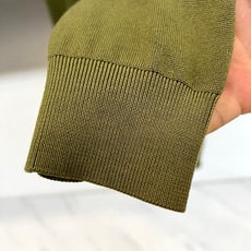 Loro Piana诺悠翩雅、2026新品莱赛尔桑蚕丝亲肤针织衫 冬日必备单品,谁穿谁显贵,一眼相中的高级感! 老钱风极 Loro Piana诺悠翩雅、2026新品莱赛尔桑蚕丝亲肤针织衫 冬日必备单品,谁穿谁显贵,一眼相中的高级感! 老钱风极