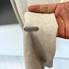 Loro Piana诺悠翩雅、2026新品莱赛尔桑蚕丝亲肤针织衫 冬日必备单品,谁穿谁显贵,一眼相中的高级感! 老钱风极 Loro Piana诺悠翩雅、2026新品莱赛尔桑蚕丝亲肤针织衫 冬日必备单品,谁穿谁显贵,一眼相中的高级感! 老钱风极