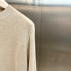 Loro Piana诺悠翩雅、2026新品莱赛尔桑蚕丝亲肤针织衫 冬日必备单品,谁穿谁显贵,一眼相中的高级感! 老钱风极 Loro Piana诺悠翩雅、2026新品莱赛尔桑蚕丝亲肤针织衫 冬日必备单品,谁穿谁显贵,一眼相中的高级感! 老钱风极