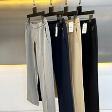 BERLUTI 布鲁提、2026秋冬新品男士松紧垂感西裤。 通勤不想被硬挺正装束缚的一定要试试这条! 轻商务休闲风格,利 BERLUTI 布鲁提、2026秋冬新品男士松紧垂感西裤。 通勤不想被硬挺正装束缚的一定要试试这条! 轻商务休闲风格,利