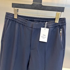 BERLUTI 布鲁提、2026秋冬新品男士松紧垂感西裤。 通勤不想被硬挺正装束缚的一定要试试这条! 轻商务休闲风格,利 BERLUTI 布鲁提、2026秋冬新品男士松紧垂感西裤。 通勤不想被硬挺正装束缚的一定要试试这条! 轻商务休闲风格,利