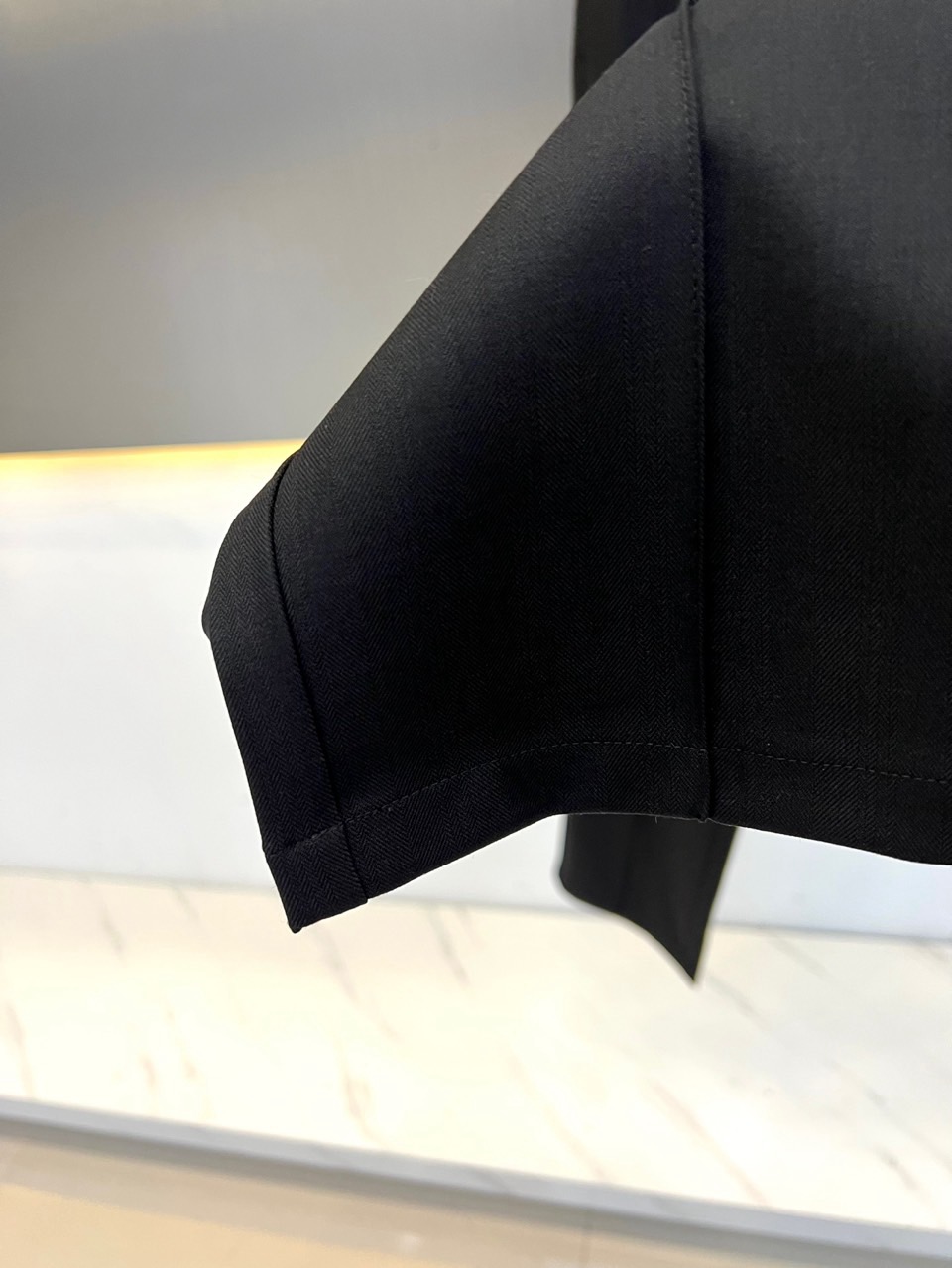 BERLUTI 布鲁提、2026秋冬新品男士松紧垂感西裤。 通勤不想被硬挺正装束缚的一定要试试这条！ 轻商务休闲风格，利