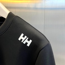 HELLY HANSEN、2026秋冬新品极简HH字母圆领卫衣。 早秋衣橱的“定海神针”来了!这件卫衣直接把高级感拉满✨ HELLY HANSEN、2026秋冬新品极简HH字母圆领卫衣。 早秋衣橱的“定海神针”来了!这件卫衣直接把高级感拉满✨