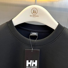HELLY HANSEN、2026秋冬新品极简HH字母圆领卫衣。 早秋衣橱的“定海神针”来了!这件卫衣直接把高级感拉满✨ HELLY HANSEN、2026秋冬新品极简HH字母圆领卫衣。 早秋衣橱的“定海神针”来了!这件卫衣直接把高级感拉满✨