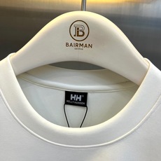 HELLY HANSEN、2026秋冬新品极简HH字母圆领卫衣。 早秋衣橱的“定海神针”来了!这件卫衣直接把高级感拉满✨ HELLY HANSEN、2026秋冬新品极简HH字母圆领卫衣。 早秋衣橱的“定海神针”来了!这件卫衣直接把高级感拉满✨