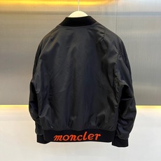 Mon蒙口【鹅绒】、2026秋冬新品双面穿飞行羽绒夹克。 秋冬衣橱的“王炸”终于来了!一面沉稳一面炸街,这件双面穿直接封 Mon蒙口【鹅绒】、2026秋冬新品双面穿飞行羽绒夹克。 秋冬衣橱的“王炸”终于来了!一面沉稳一面炸街,这件双面穿直接封
