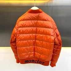 Mon蒙口【鹅绒】、2026秋冬新品双面穿飞行羽绒夹克。 秋冬衣橱的“王炸”终于来了!一面沉稳一面炸街,这件双面穿直接封 Mon蒙口【鹅绒】、2026秋冬新品双面穿飞行羽绒夹克。 秋冬衣橱的“王炸”终于来了!一面沉稳一面炸街,这件双面穿直接封