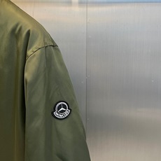 Mon蒙口【鹅绒】、2026秋冬新品双面穿飞行羽绒夹克。 秋冬衣橱的“王炸”终于来了!一面沉稳一面炸街,这件双面穿直接封 Mon蒙口【鹅绒】、2026秋冬新品双面穿飞行羽绒夹克。 秋冬衣橱的“王炸”终于来了!一面沉稳一面炸街,这件双面穿直接封
