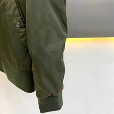 Mon蒙口【鹅绒】、2026秋冬新品双面穿飞行羽绒夹克。 秋冬衣橱的“王炸”终于来了!一面沉稳一面炸街,这件双面穿直接封 Mon蒙口【鹅绒】、2026秋冬新品双面穿飞行羽绒夹克。 秋冬衣橱的“王炸”终于来了!一面沉稳一面炸街,这件双面穿直接封