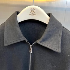 BERLUTI 布鲁提、2026秋冬新品高定羊毛感翻领夹克套装。 秋日松弛感,这一套直接封神! 面料厚实挺括,上身瞬间修 BERLUTI 布鲁提、2026秋冬新品高定羊毛感翻领夹克套装。 秋日松弛感,这一套直接封神! 面料厚实挺括,上身瞬间修