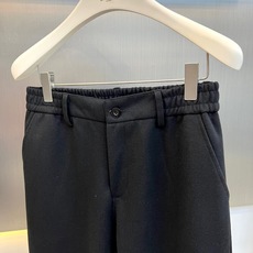 BERLUTI 布鲁提、2026秋冬新品高定羊毛感翻领夹克套装。 秋日松弛感,这一套直接封神! 面料厚实挺括,上身瞬间修 BERLUTI 布鲁提、2026秋冬新品高定羊毛感翻领夹克套装。 秋日松弛感,这一套直接封神! 面料厚实挺括,上身瞬间修