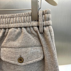 BERLUTI 布鲁提、2026秋冬新品高定羊毛感翻领夹克套装。 秋日松弛感,这一套直接封神! 面料厚实挺括,上身瞬间修 BERLUTI 布鲁提、2026秋冬新品高定羊毛感翻领夹克套装。 秋日松弛感,这一套直接封神! 面料厚实挺括,上身瞬间修