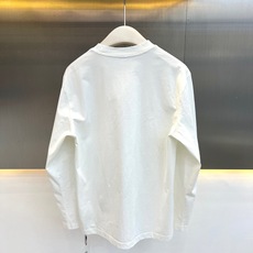 Urban SoPhistication笑脸、2026秋冬新品圆领长袖T恤。 换季衣柜里缺的这件,终于被我挖到了! 圆领 Urban SoPhistication笑脸、2026秋冬新品圆领长袖T恤。 换季衣柜里缺的这件,终于被我挖到了! 圆领