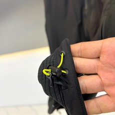 Canada Goose/加拿大鹅、2026秋冬新品立领拼接机能马甲。 秋日叠穿天花板,这件真的藏不住了! 立领设计拉长 Canada Goose/加拿大鹅、2026秋冬新品立领拼接机能马甲。 秋日叠穿天花板,这件真的藏不住了! 立领设计拉长