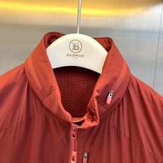 Canada Goose/加拿大鹅、2026秋冬新品立领拼接机能马甲。 秋日叠穿天花板,这件真的藏不住了! 立领设计拉长 Canada Goose/加拿大鹅、2026秋冬新品立领拼接机能马甲。 秋日叠穿天花板,这件真的藏不住了! 立领设计拉长